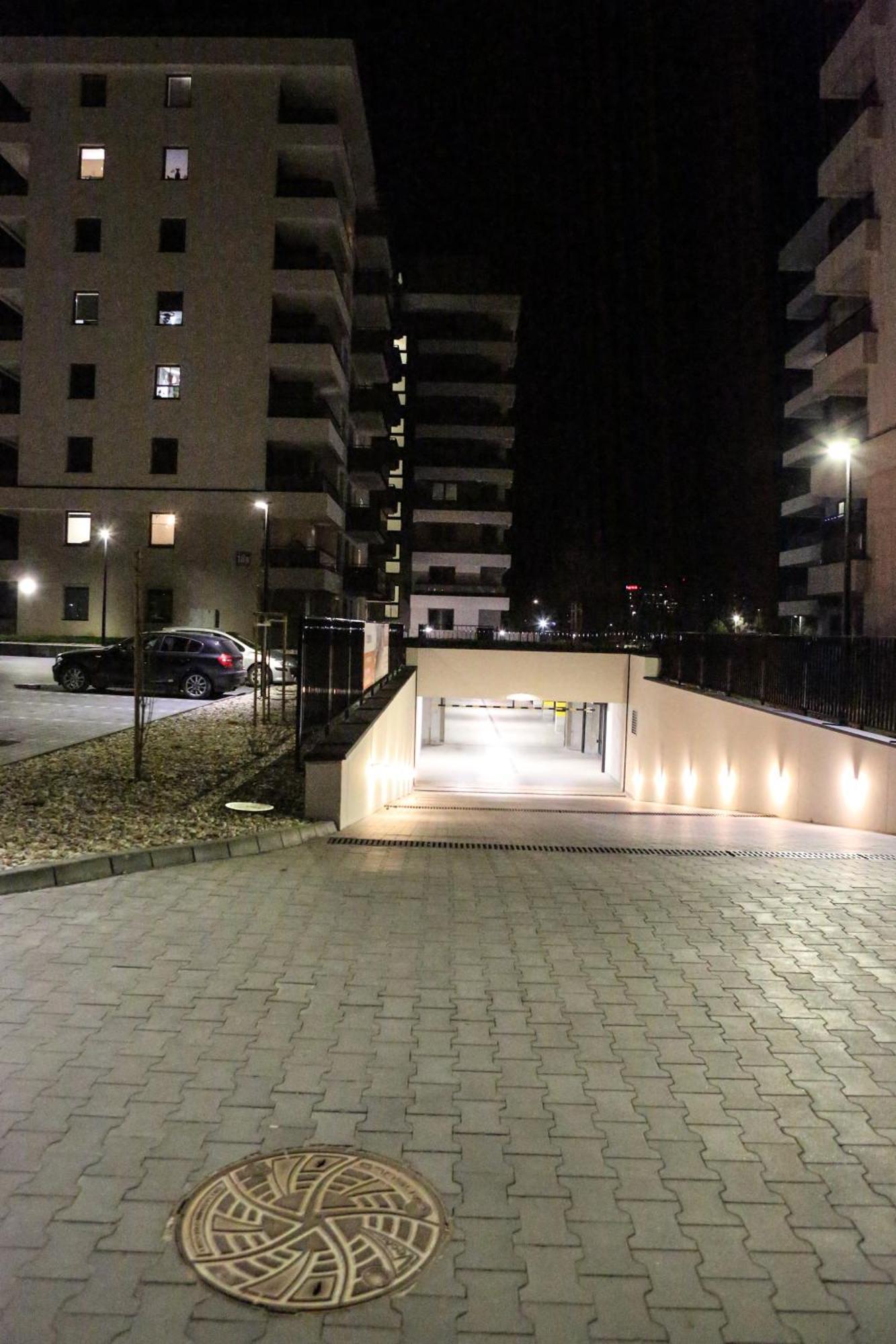 Krolowej Jadwigi Z Garazem