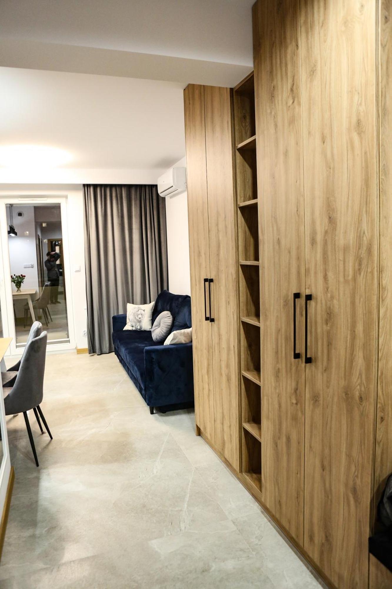 Apartment Krolowej Jadwigi Z Garazem