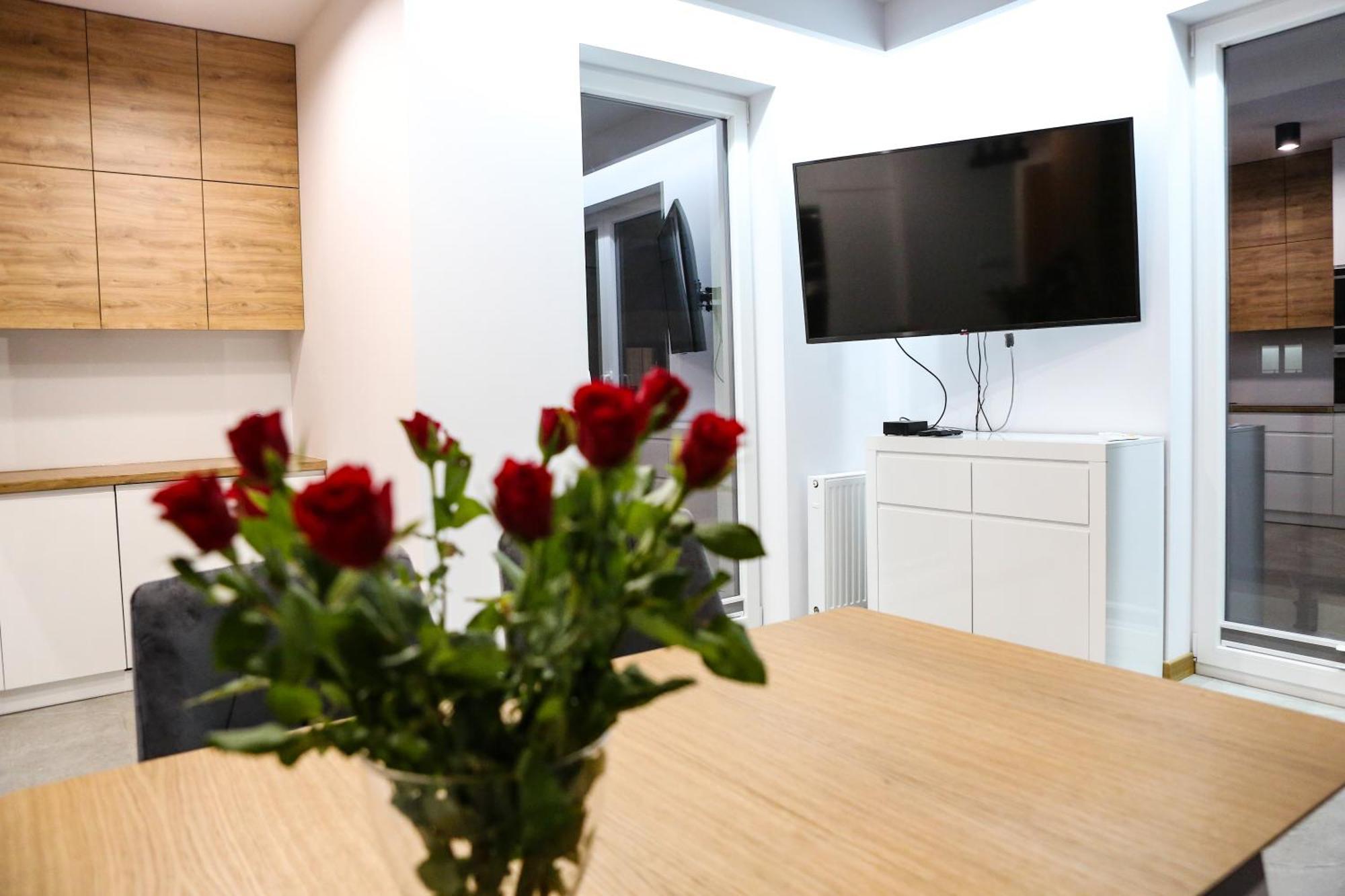 Apartment Krolowej Jadwigi Z Garazem